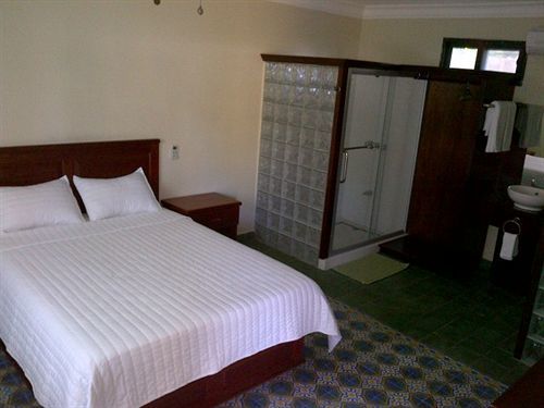 Hotel La Cretonne Les Cayes Exterior foto