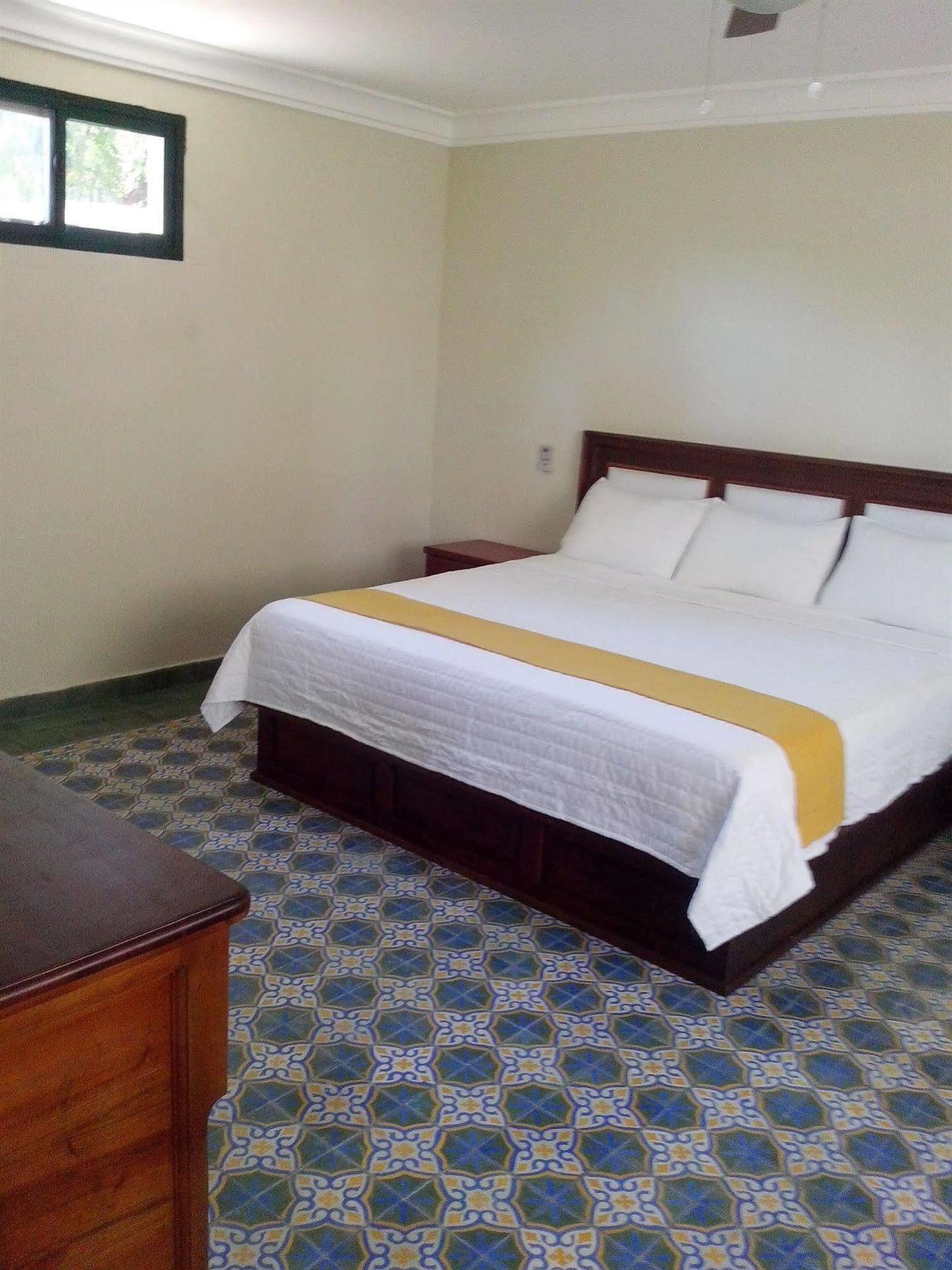 Hotel La Cretonne Les Cayes Exterior foto